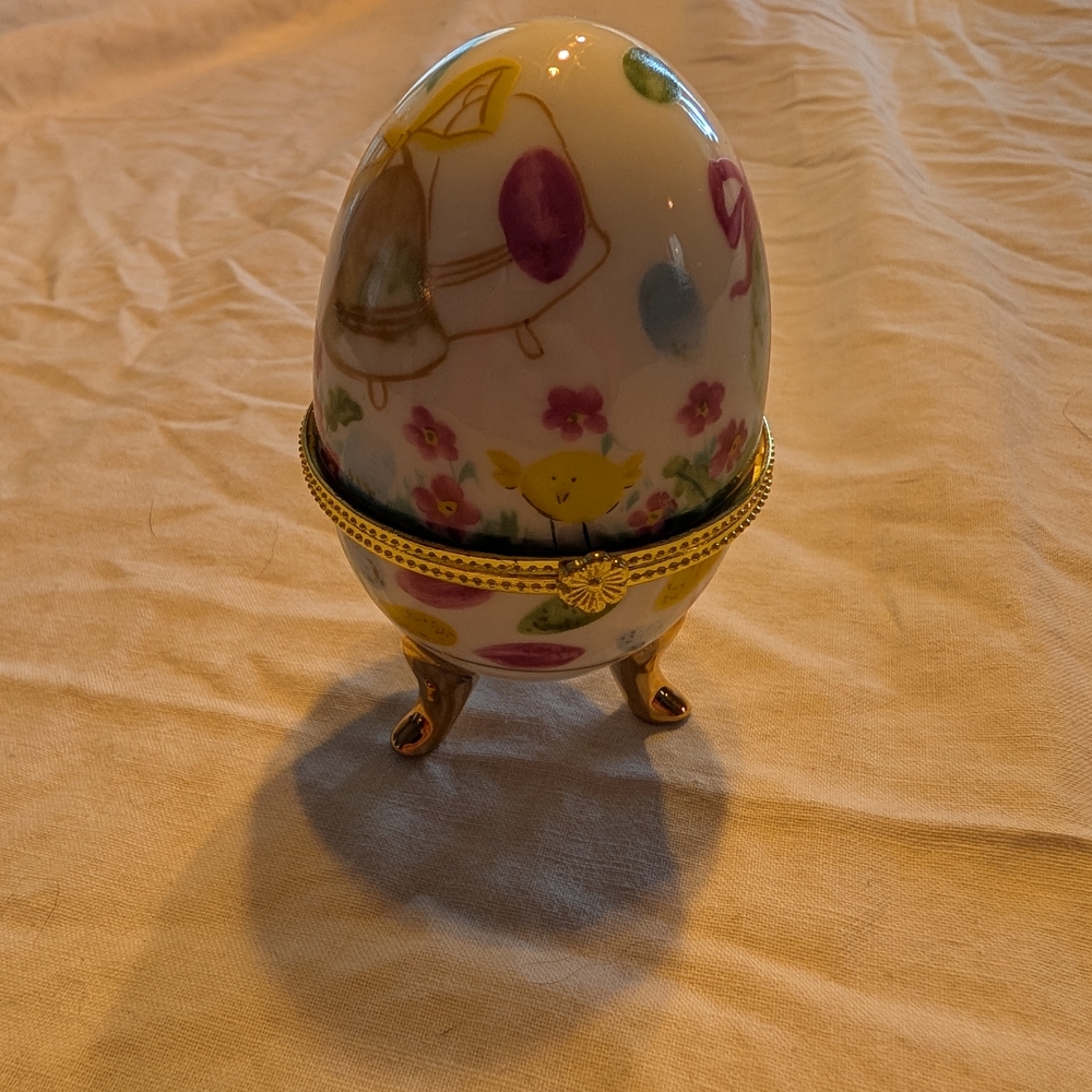💥SALE💥 Vintage Decorative Easter Trinket Porcelain Box Egg with Gold Accents